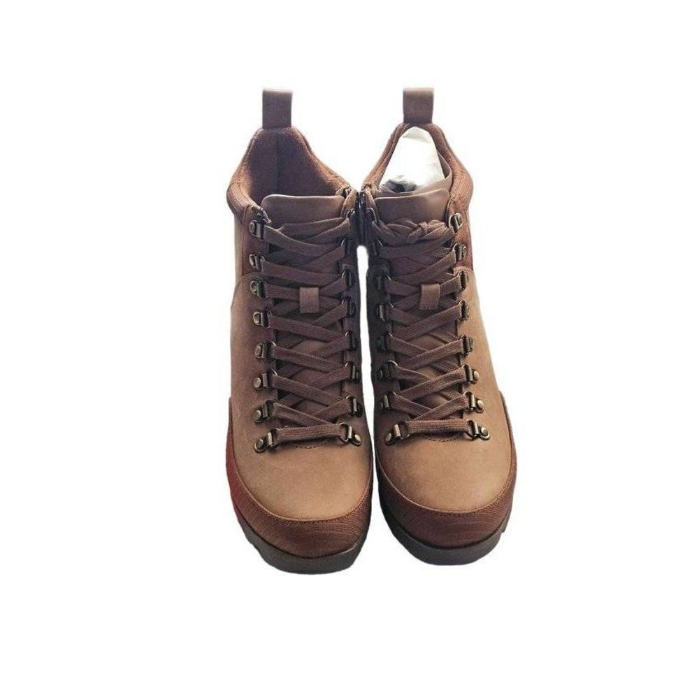 Vionic ladies heeled boot Nwb